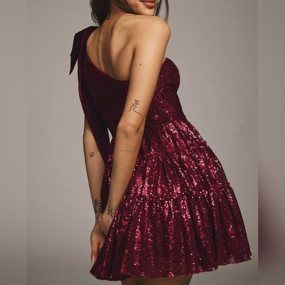 Geisha Designs x Anthropologie One-Shoulder Fit & Flare Sequin Mini, DARK RED, 6 - Picture 3 of 10